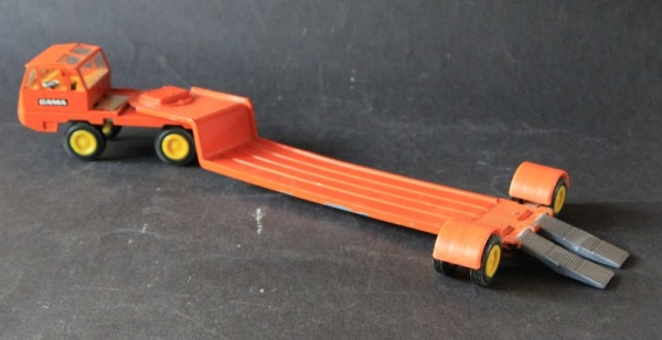 Gama Krupp Heavytransporter Lowloader 1970 DieCast Model (1375)